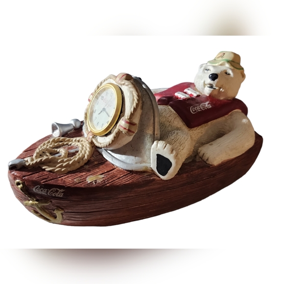 Coca-Cola bear boating - Picture 4 of 4